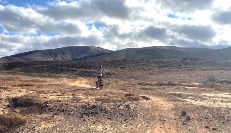Discover Lanzarote in a different way with electric all-terrain scooters. - The itinerary in detail