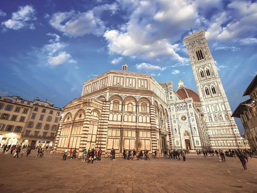 Discover the History of Florence: City Walking Tour - Exploring the Medici District
