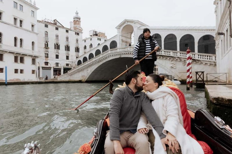 Dream Venice: Exclusive Photo Shoot for Couples in Love - Practical Details and Tips  