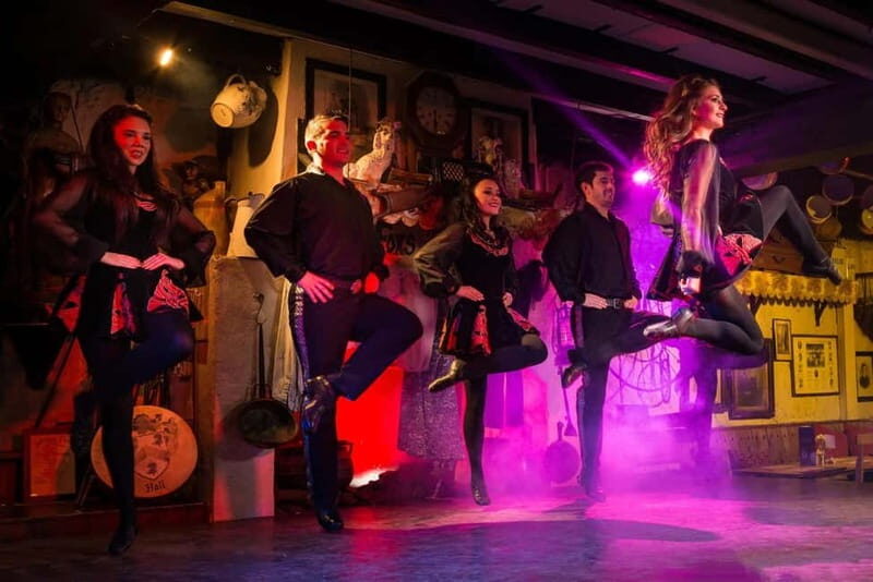 Dublin: Irish Dinner & Dance Show at Johnnie Foxs - What to Expect at Johnnie Foxs Irish Dinner & Dance Show