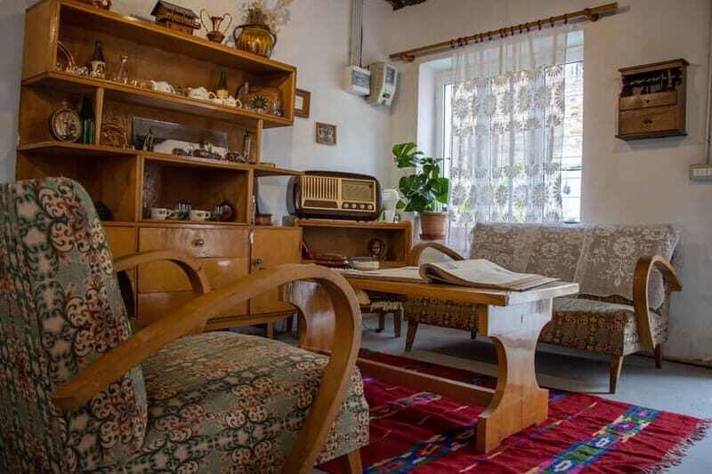 Durrës: Peeping Tourist Exhibition Ticket - What to Expect and Practical Tips