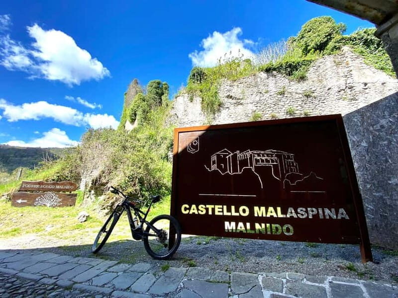 E-Bike Tour - Castles cycle route in Lunigiana - Exploring Pontremoli’s Historic Center