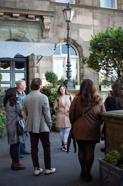 Edinburgh: Old Town Walking Tour with Castle Entry - The Value of the Experience