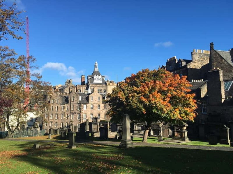 Edinburgh's must-see attractions: walking tour in French - Exploring the Itinerary: What You’ll Experience