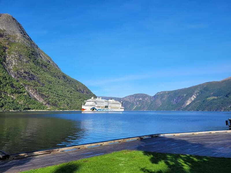 Eidfjord: Vøringsfossen Waterfalls Round-Trip Shuttle - Scenic Drive to the Waterfalls  