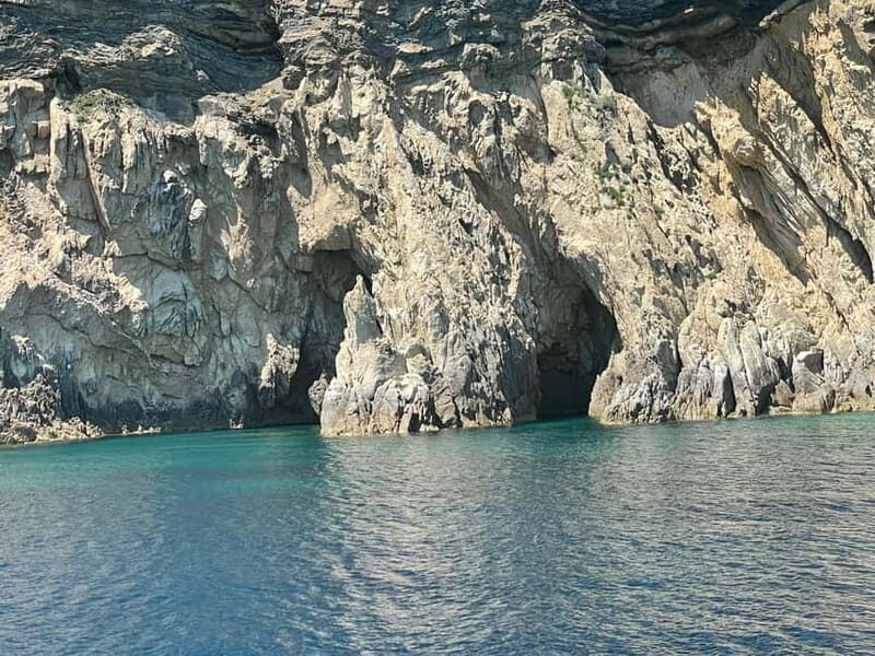 Elba Island boat trip to the Elviscot wreck - What’s Included and What’s Not