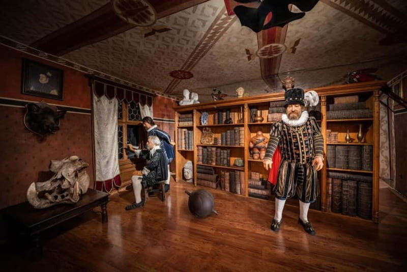 eský Krumlov: Wax Museum Entry Ticket - An Immersive Journey Through Time and Culture