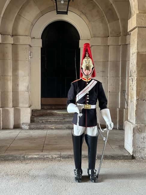 Essential London Introductory Tour with a Londoner - The Itinerary Breakdown