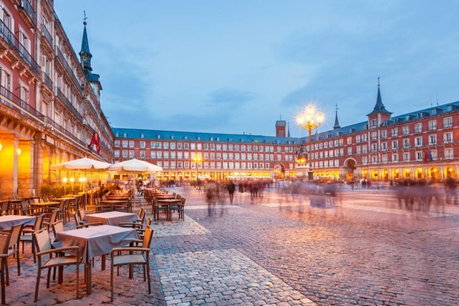 Essential Madrid: Walking Tour of the Historic Center - Why It Works for Different Travelers