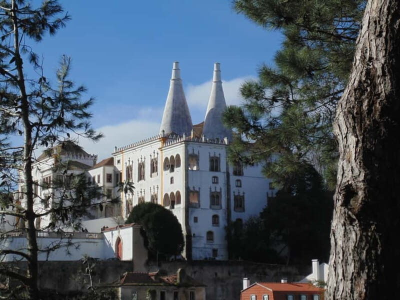 Explore Mystical Regaleira and Taste Sintra's Delicacies - What Makes This Tour Stand Out?