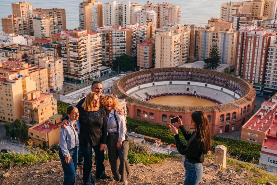 Express tuktuki tour in Malaga: Gibralfaro Viewpoint and Photography - The Transport: Electric Tuk-Tuk