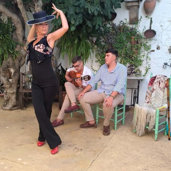 Flamenco Experience & Cultural Walking Tour in Ayamonte - Tasting Regional Flavors: A Delicious Culinary Journey