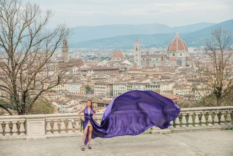 Florence: A photoshoot in luxurious dresses - The Highlights in Detail
