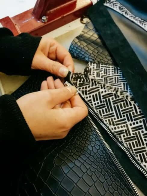 Florence: Leather Wallet-Making Workshop with Coffee - The Value of the Experience
