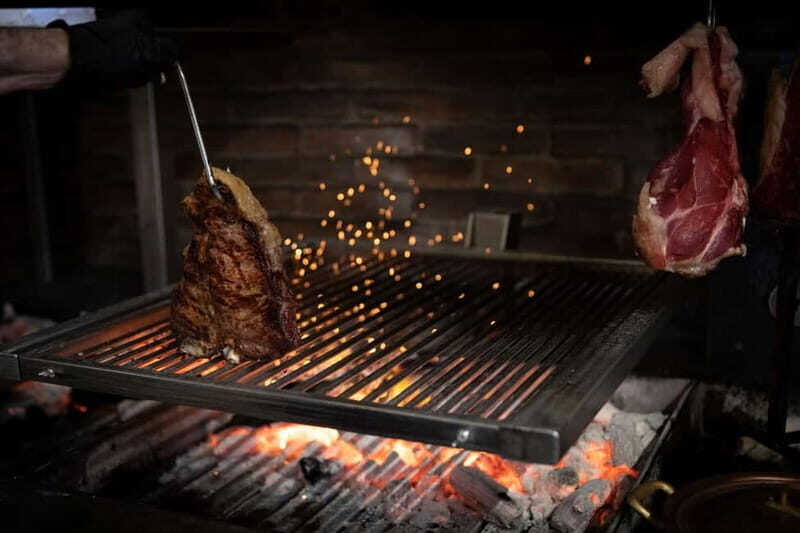 Florence: Live Grill Show & Steak Dinner with Wine - Why This Experience Is Worth Considering