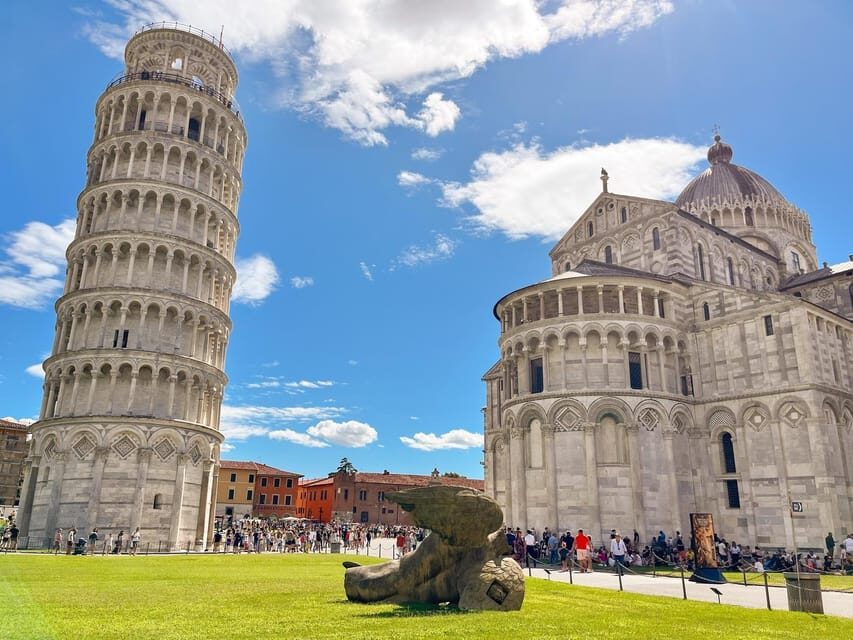 Florence: Pisa & Lucca Day Tour with Buccellato Cake Tasting - Exploring Pisa: Masterpieces in Miracoli Square