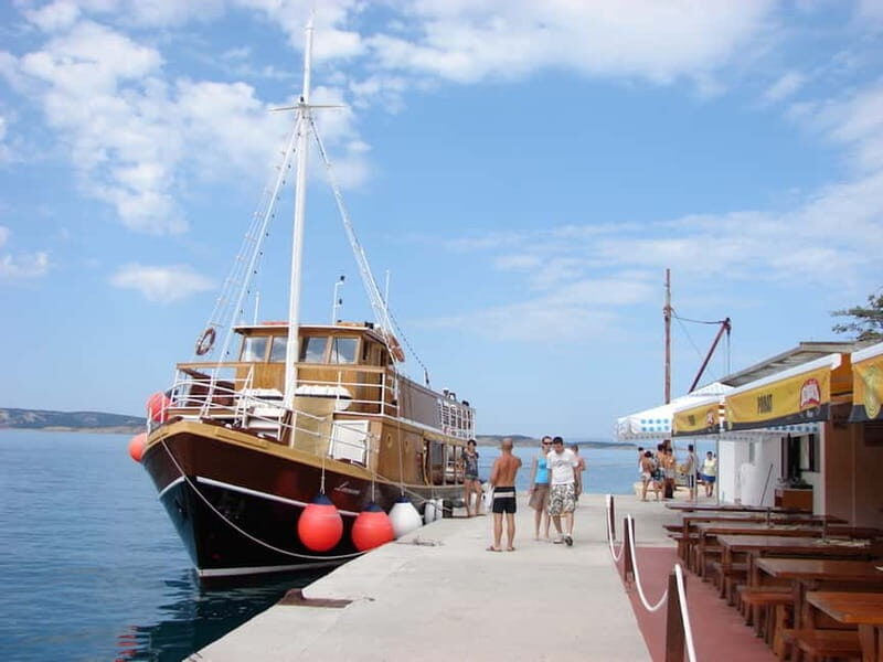 From Baka: Island Day Trip on a Traditional Ship with Lunch - The Experience in Detail: Why It Works