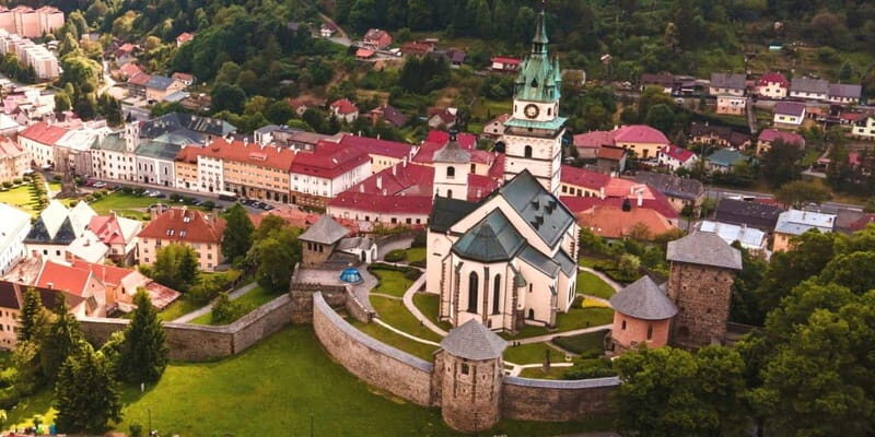 From Bratislava: Dracula Nosferatu - Orava Castle Day Tour - Scenic Mountain Landscapes