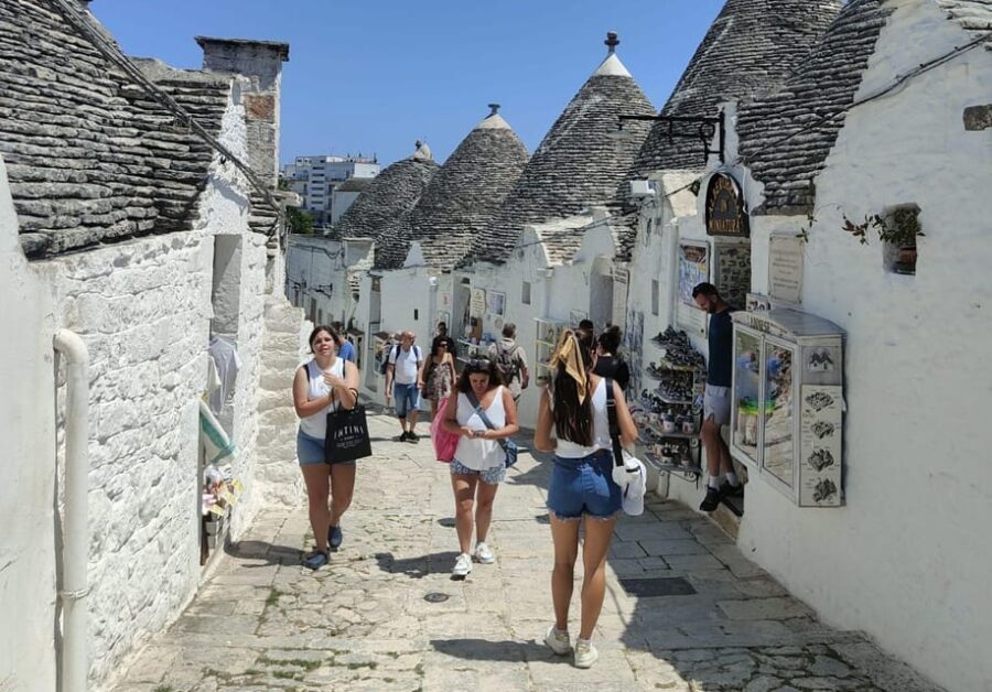 From Lecce: Alberobello, Ostuni & Locorotondo with Aperitif - What Makes This Tour Stand Out?
