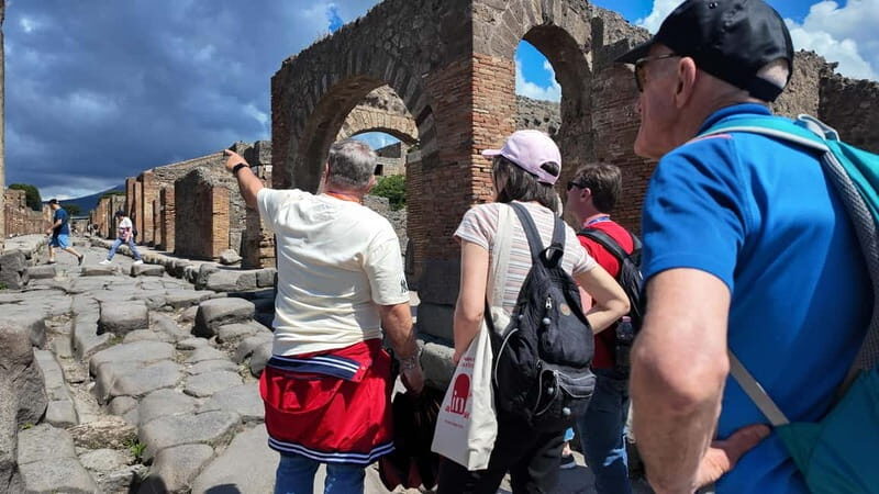 From Rome: Pompeii Ruins Tour with Expert Guide & Fast Train - The Experience: What to Expect