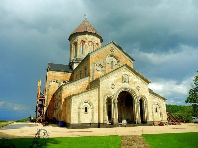 From Tbilisi: Kakheti, Bodbe, Sighnaghi, & Telavi Tour - How the Tour Feels in Practice