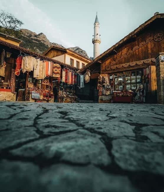 From Tirana/Durrës: Kruja Castle and Skanderbeg Museum Day - Exploring Kruja: A Tapestry of History and Craftsmanship