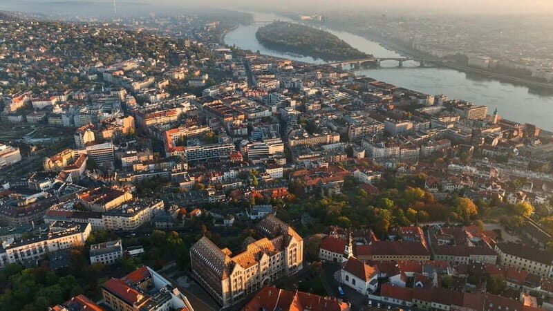 From Vienna: Bratislava& Budapest Day Tour with Photographer - Insights from the Reviews