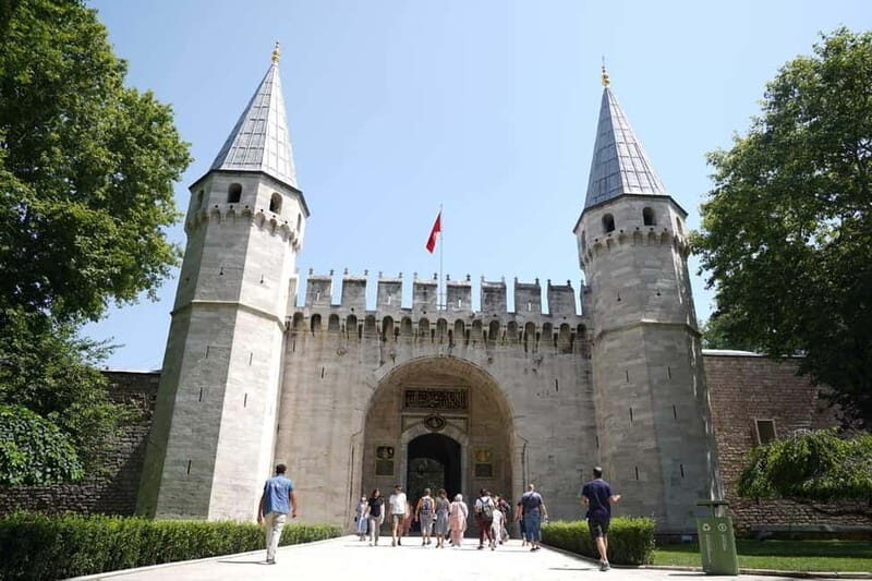 Full-Day Istanbul Ottoman and Byzantine Historical Tour - The Royal and Religious Heart of the Ottoman Empire: Topkapi Palace