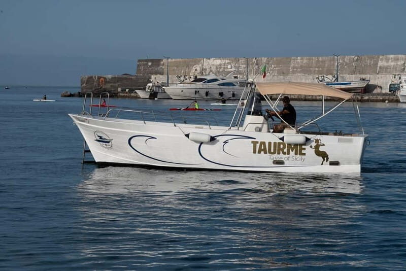 Giardini Naxos Taormina: tour in barca lungo la costa - In-Depth Look at the Itinerary
