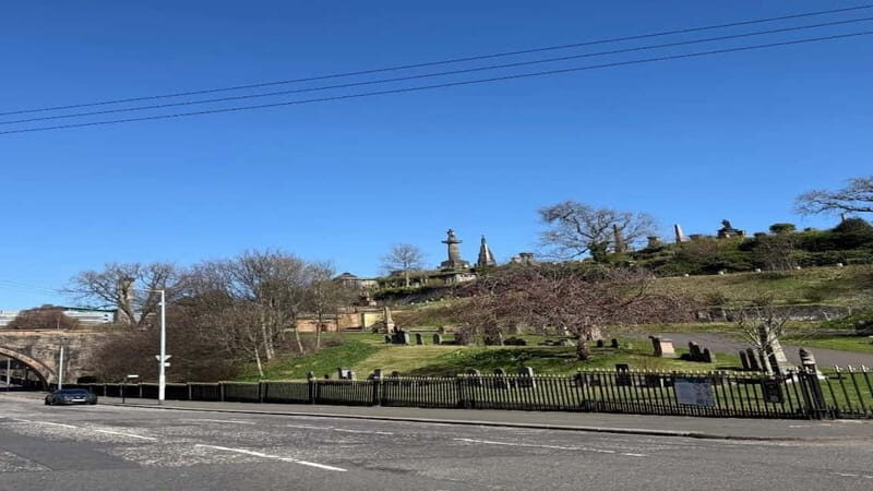 Glasgow Necropolis: Private Tour with Local Guide - Detailed Itinerary Breakdown