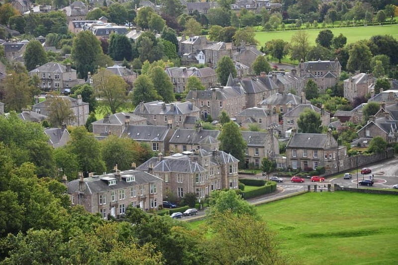 Glasgow Shore Excursion: - Loch Lomond - Stirling Castle - What Makes This Tour Stand Out