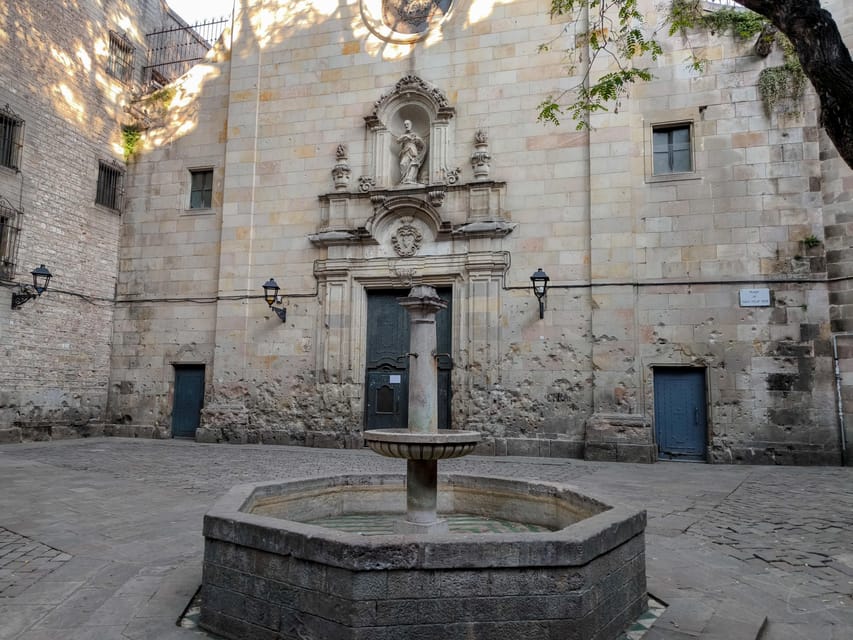 Gothic Quarter & Gaudí's Treasures Small-Group Tour - Who This Tour Is Best For
