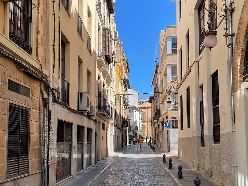 Granada: Albaicin and Sacromonte Guided Walking Tour - The Practical Details