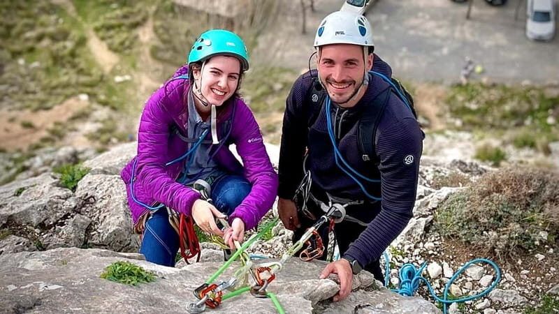 Granada: Multi-Pitch Sport Rock Climbing Outdoor Course - Who Should Consider This Experience?