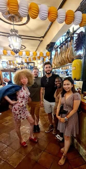 Granada: Tapas and Wine Tour with Local Guide. All included. - Detailed Breakdown of the Experience