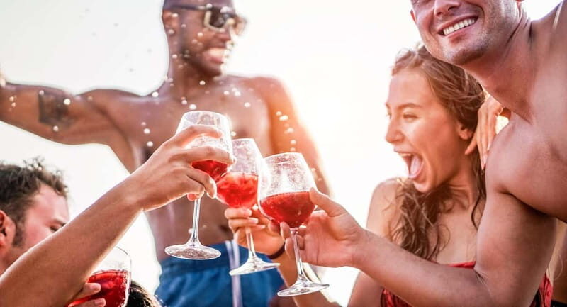 Grand Finale - SAIL-OUT: VIP Cruise with Snacks & Drinks - Evaluating the Value