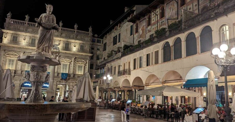 Guided Walking Tour in Verona - Piazza delle Erbe