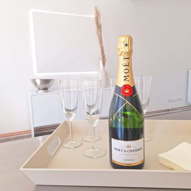 Hamburg: Soap art workshop with champagne - The Practicalities