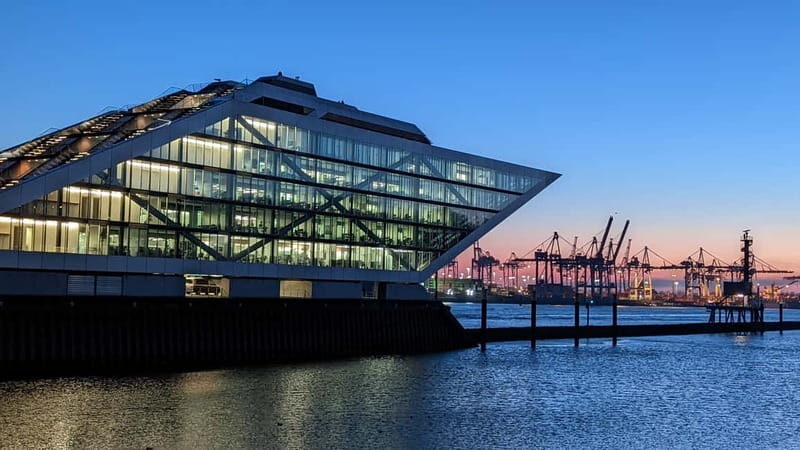 Hamburg Van Tour - Spring Special - Exploring Hamburg’s Spring Highlights