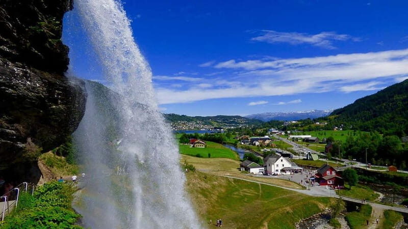 Hardangerfjord 4-Course Dinner with Cider Tasting - An Introduction to the Fjordside Flavor and Views
