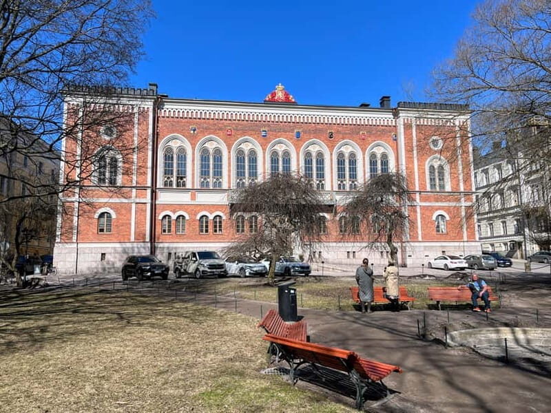Helsinki: Essential City Highlights Walking Tour - Detailed Breakdown of the Itinerary