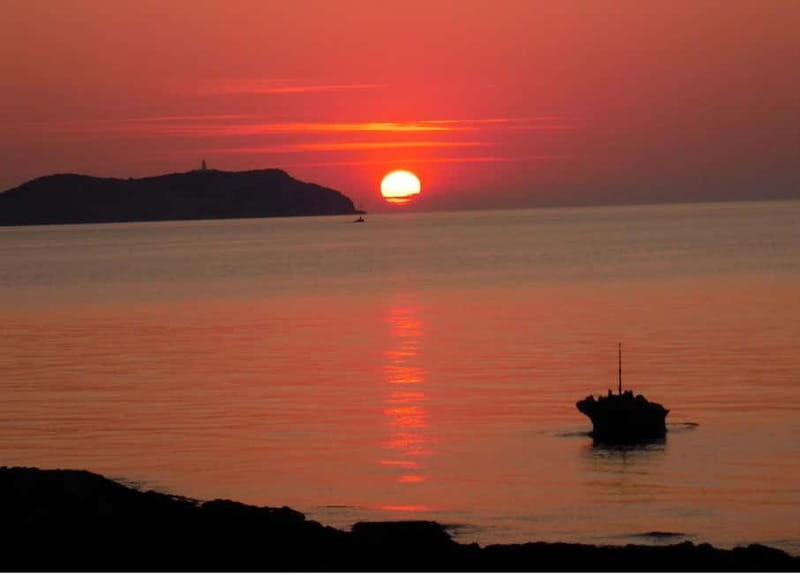Ibiza: Sunset Private Sailboat with Tapas & Premim Open Bar - Exclusive Atmosphere and Group Size