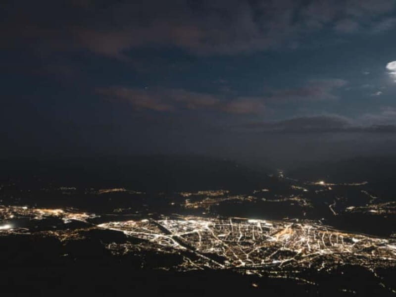 Innsbruck: All-You-Can-Eat Ribs and Wings with Sunset Views - Who Will Enjoy This Tour?