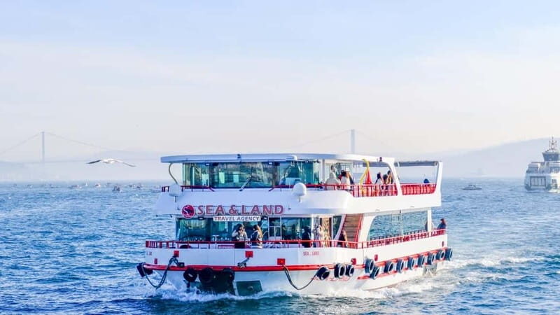 Istanbul: Bosphorus Sightseeing Cruise Tour with Audio Guide - Authenticity and Comfort on Board 