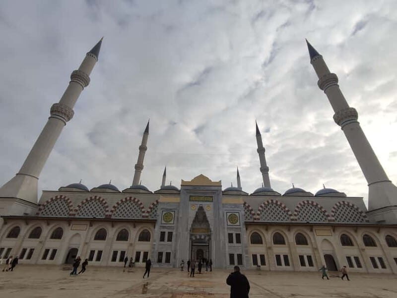 Istanbul: Explore Europe and Asia by Guided Bus and Boat - Çamlca Hill and Mosque: Panoramic Views of Two Continents