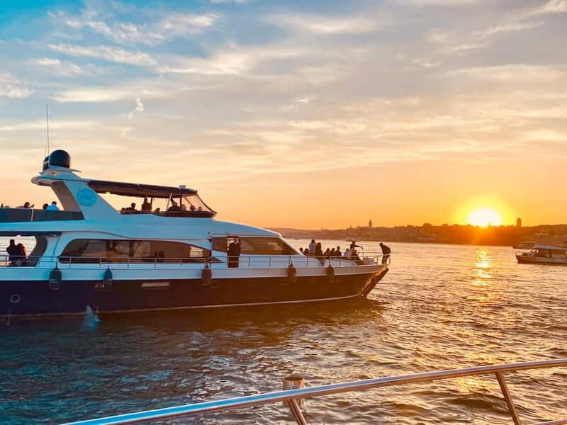Istanbul: Private Bosphorus Dinner Cruise on a Luxury Yacht - Who Will Love This Experience?