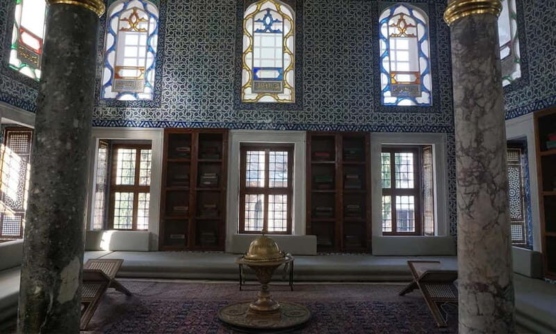 Istanbul: Topkapi Palace & Hagia Sophia Tickets with Audio - Who Should Consider This Tour?