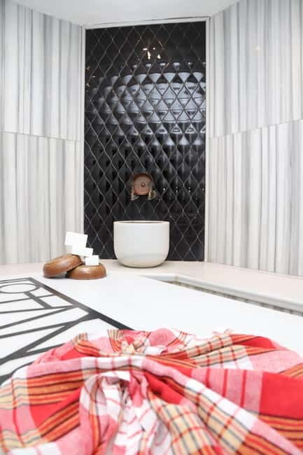 Istanbul: Traditional Turkish Bath With Foam and Oil Massage - What to Expect from the Experience
