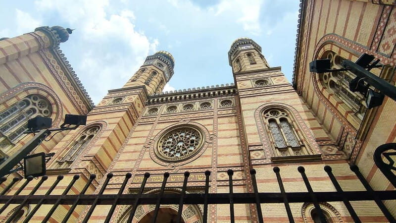 Jewish Budapest (German-language city tour) - The Guide: Knowledge Is Key