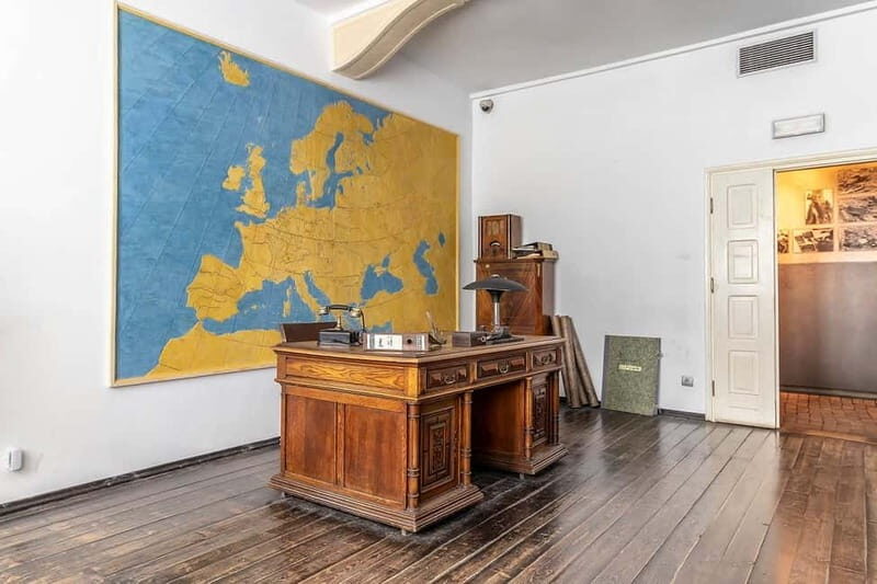 Krakow: Short Cruise and Schindler's Factory Guided Tour - Why This Tour Is Worth Considering